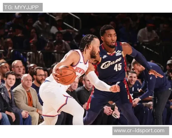 尼克斯第三节发力40-28逆转布伦森独得12分助力球队反超 尼克斯第三节发力40-28逆转布伦森独得12分助力球队反超