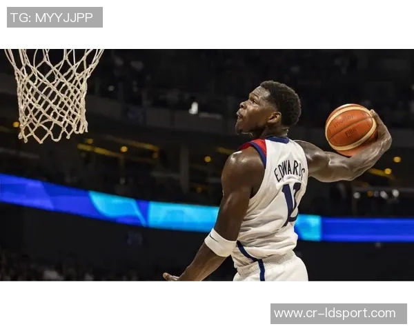 爱德华兹回忆麦丹转身暴扣瞬间感叹那个球实在太帅了