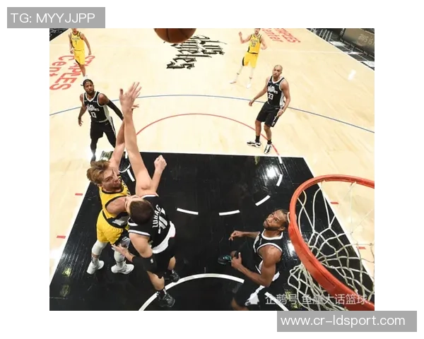 凯莱布乐福半场表现低迷仅获2篮板正负值惨淡19引发热议