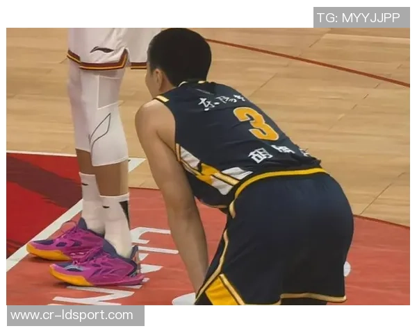 奎因表现低迷16投仅4中仅得8分4篮板1助攻被罚离场引发热议 奎因表现低迷16投仅4中仅得8分4篮板1助攻被罚离场引发热议